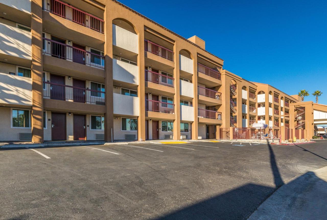 Days Inn By Wyndham Chula Vista-San Diego エクステリア 写真