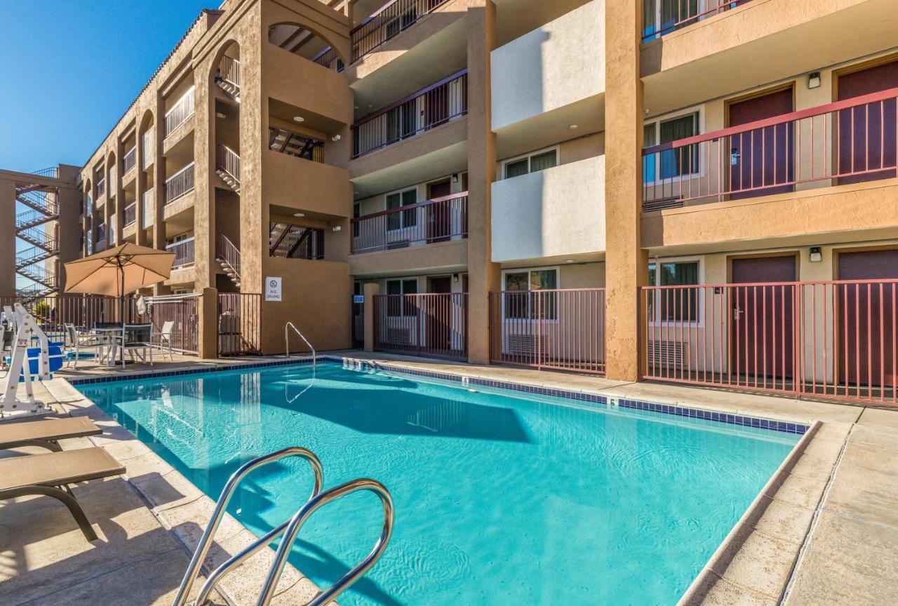 Days Inn By Wyndham Chula Vista-San Diego エクステリア 写真