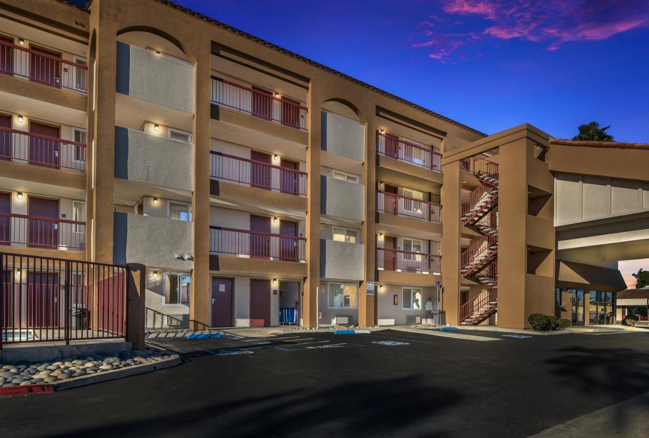 Days Inn By Wyndham Chula Vista-San Diego エクステリア 写真