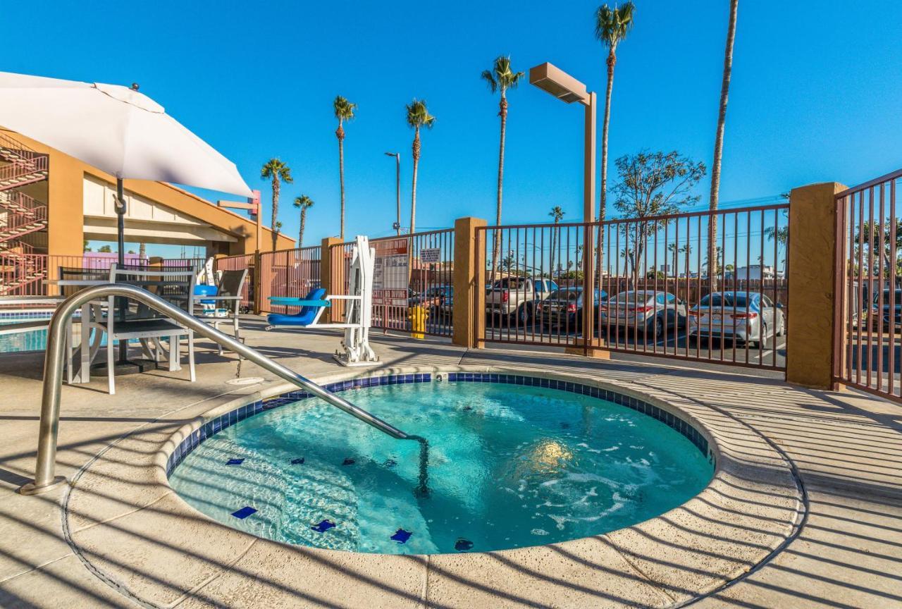 Days Inn By Wyndham Chula Vista-San Diego エクステリア 写真