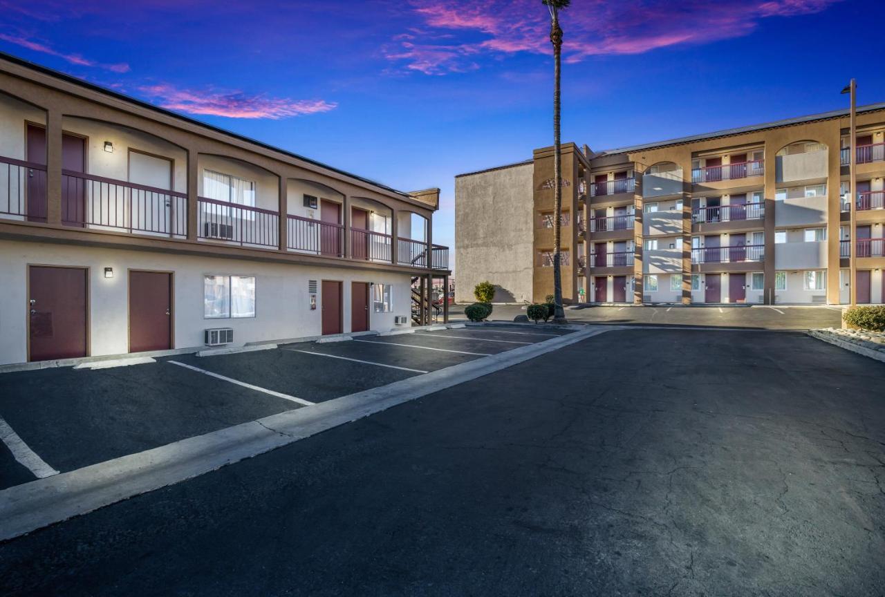 Days Inn By Wyndham Chula Vista-San Diego エクステリア 写真